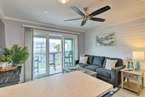 Corpus Christi Beach Condo with Community Pool!